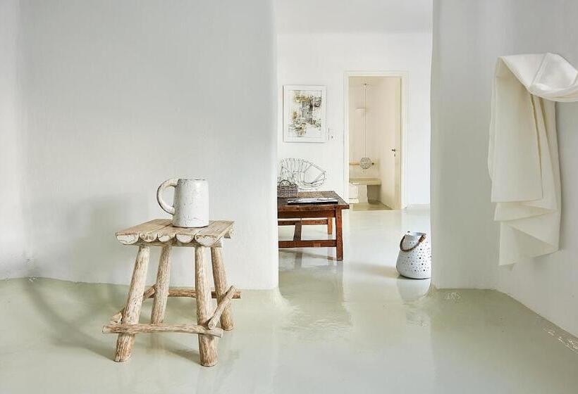 جناح عائلي, Artemis Seaside Resort