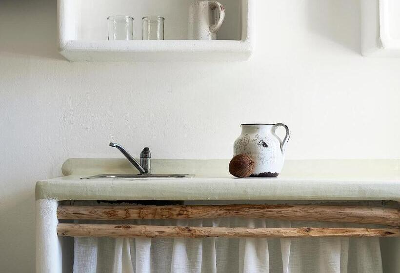 جناح جونيور ديلوكس بإطلالة على الحديقة, Artemis Seaside Resort