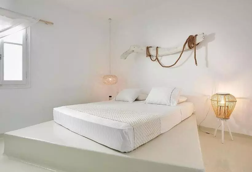 سوئیت جونیور دولوکس با چشم‌انداز باغ, Artemis Seaside Resort