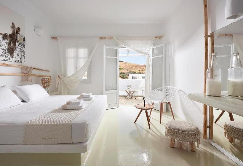 غرفة ديلوكس مطلّة علي الحديقة, Artemis Seaside Resort