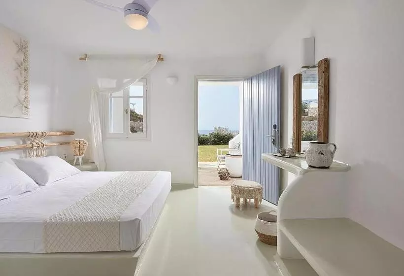 اتاق لوکس با چشم‌انداز باغ, Artemis Seaside Resort