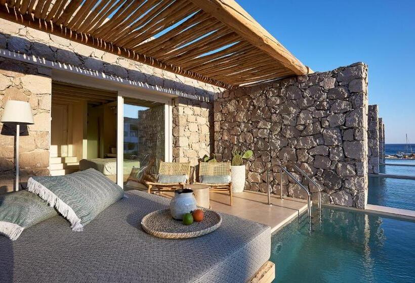 جناح سوبيريور, Artemis Seaside Resort