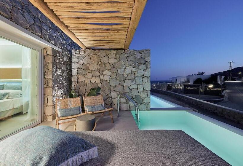 جناح سوبيريور, Artemis Seaside Resort