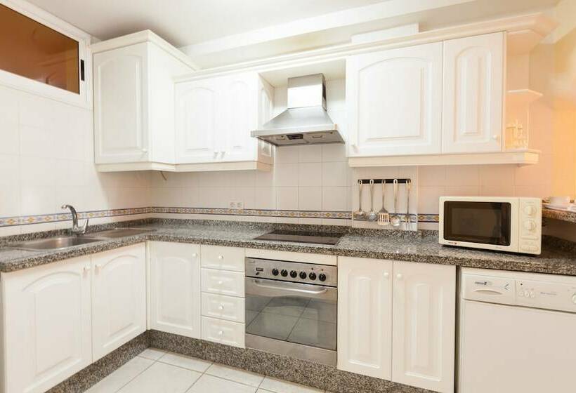 Апартаменты 2 спальни Вид на Сад, El Marques Palace By Intercorp Group