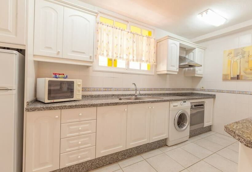 Апартаменты 3 Спальни Вид на Море, El Marques Palace By Intercorp Group