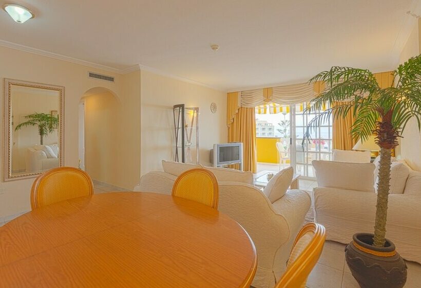 Апартаменты 3 Спальни Вид на Море, El Marques Palace By Intercorp Group