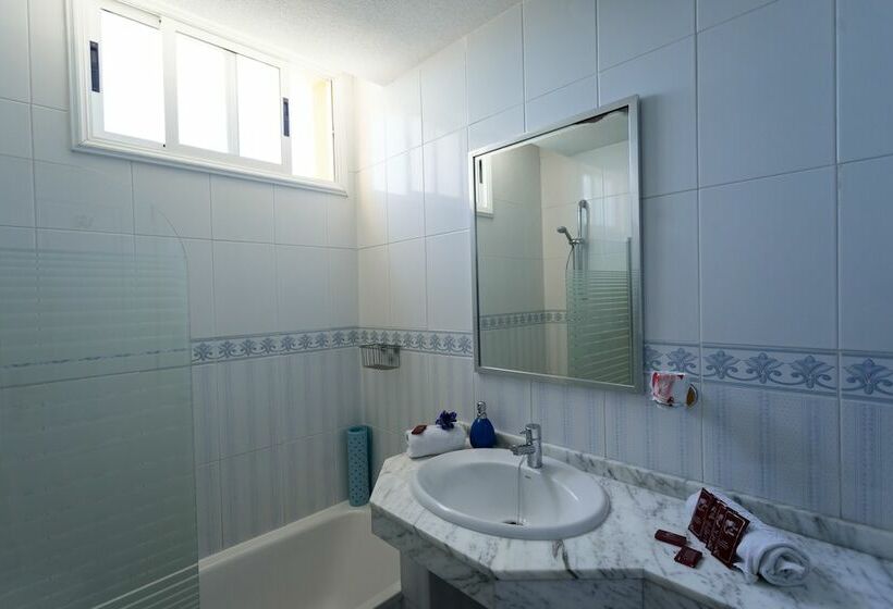 Апартаменты 3 Спальни Вид на Море, El Marques Palace By Intercorp Group