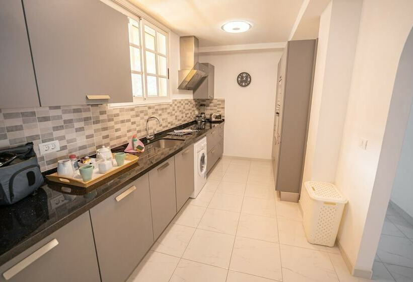 Люкс Deluxe 3 Спальни, El Marques Palace By Intercorp Group