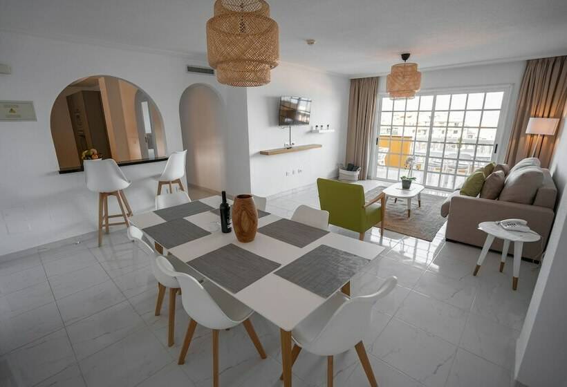 Люкс Deluxe 3 Спальни, El Marques Palace By Intercorp Group