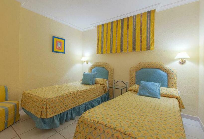 Апартаменты 2 спальни Вид на Сад, El Marques Palace By Intercorp Group