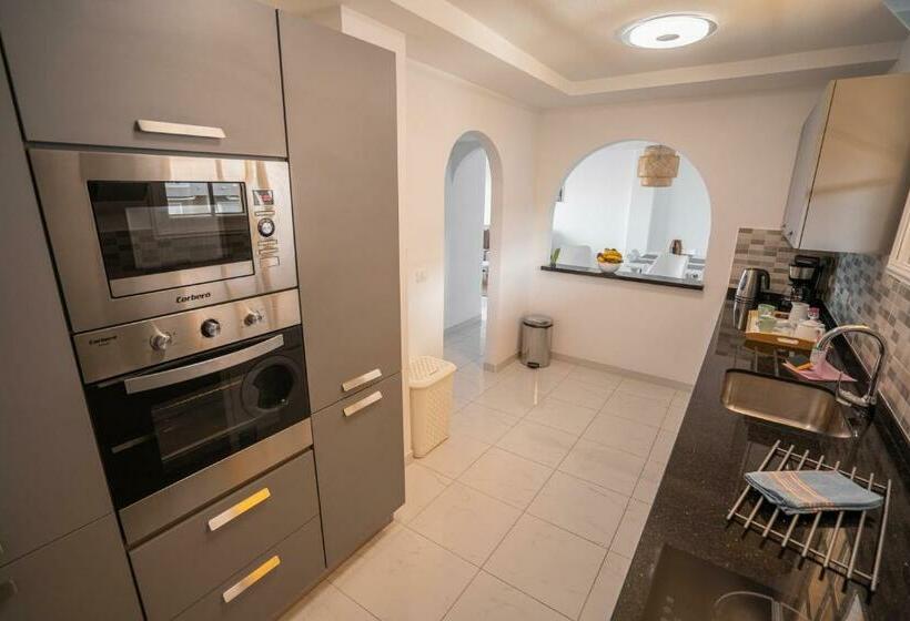 Люкс Deluxe 3 Спальни, El Marques Palace By Intercorp Group