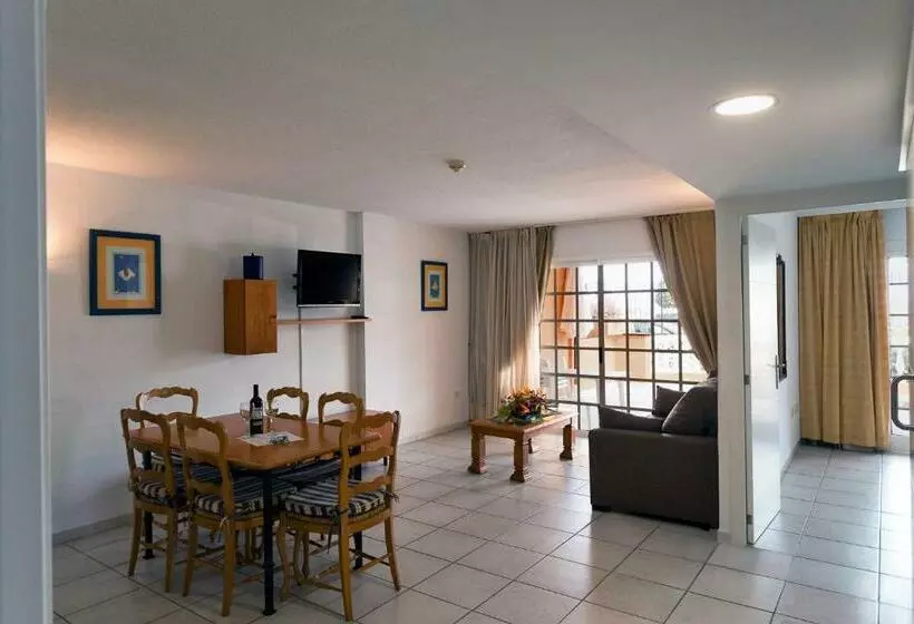 2 Bedroom Apartment Garden View, El Marques Palace By Intercorp Group
