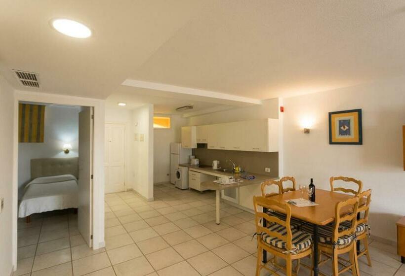 Апартаменты 2 спальни Вид на Сад, El Marques Palace By Intercorp Group