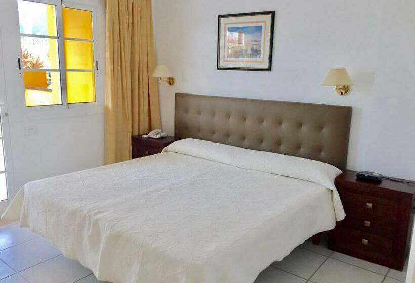 Апартаменты 2 спальни Вид на Сад, El Marques Palace By Intercorp Group