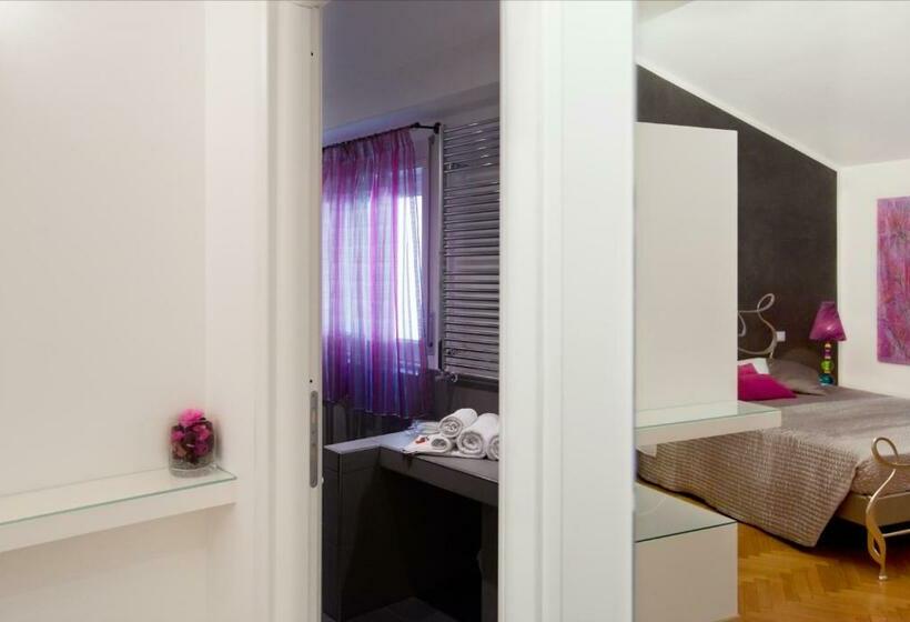 اتاق لوکس, Town House Fontana Di Trevi