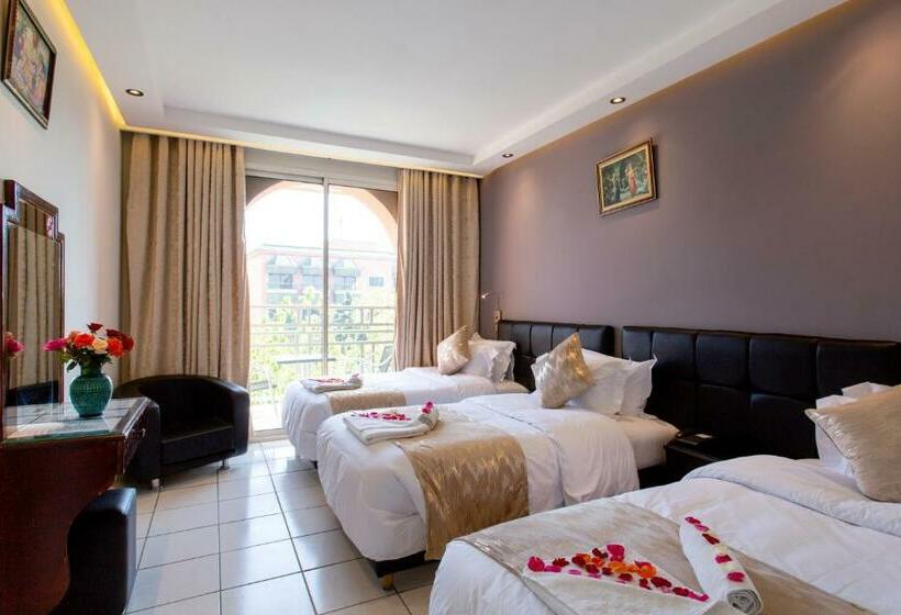 חדר סטנדרט לשלושה, Akabar