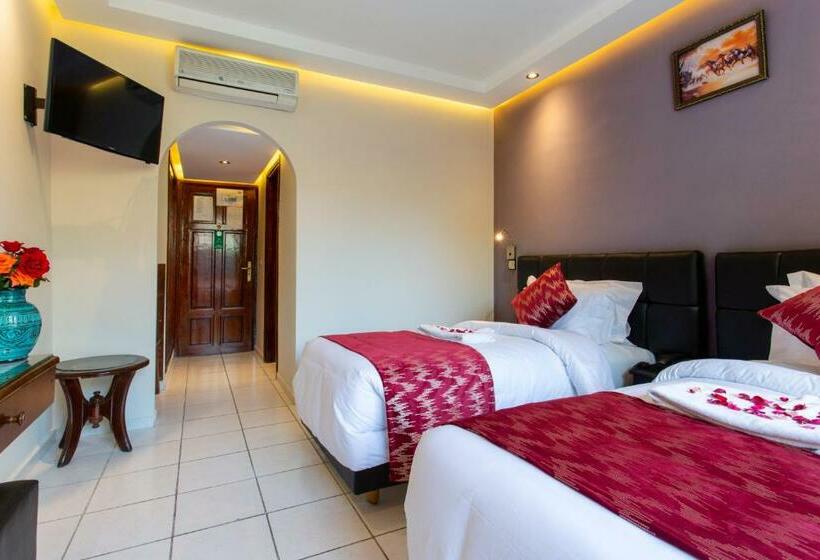 חדר סטנדרט, Akabar