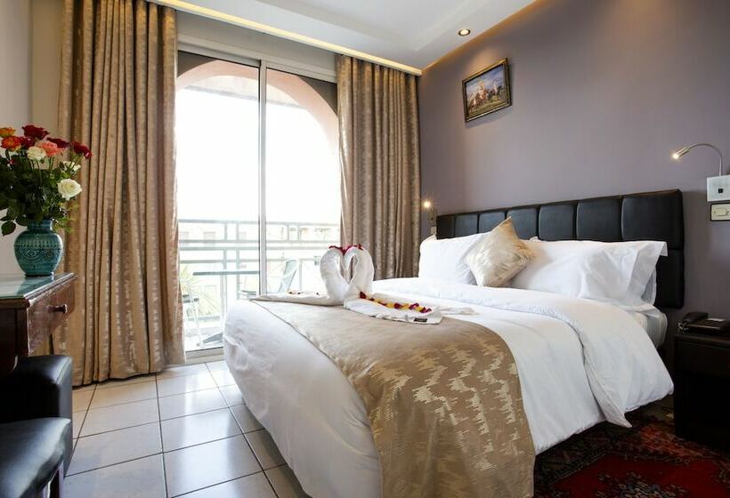 חדר סטנדרט, Akabar