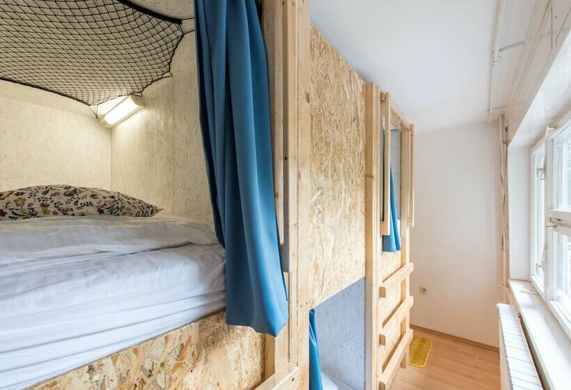 공동 객실, Bubu Hostel