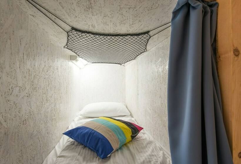 سرير فى غرفة مشتركه, Bubu Hostel