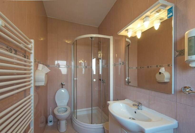 سرير فى غرفة مشتركه, Bubu Hostel