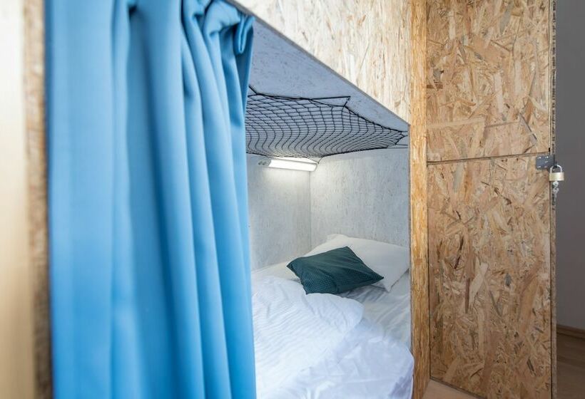 سرير فى غرفة مشتركه, Bubu Hostel