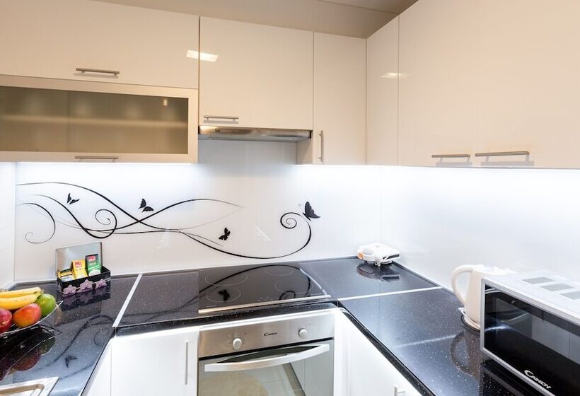 דירת חדר, Dream