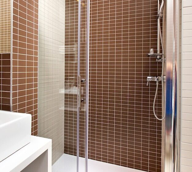 חדר קומפורט לשלושה, Dream