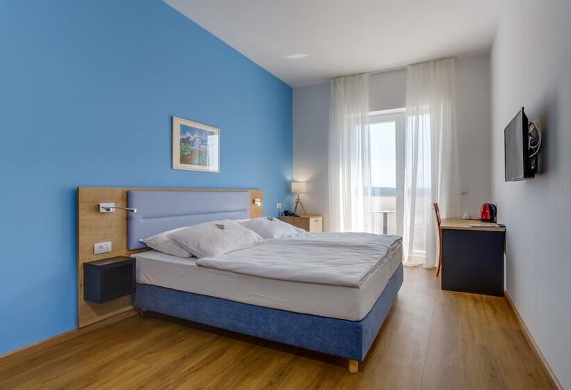 スーペリアールーム, Manora