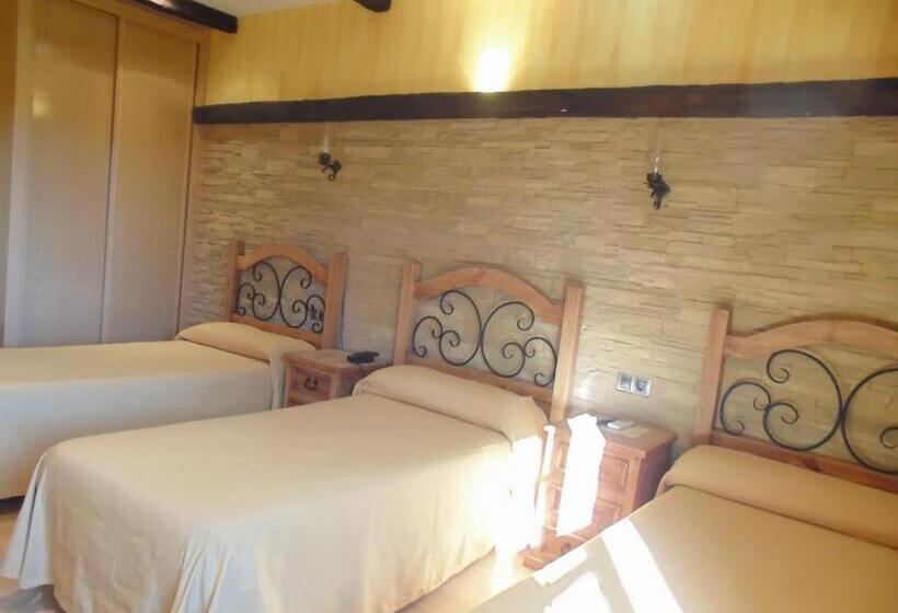غرفة قياسية ثلاثية, Hostal El 402