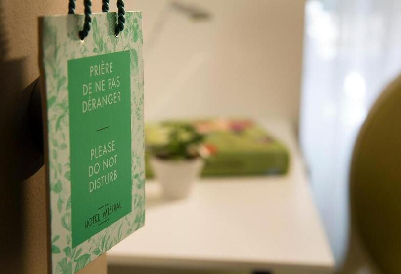 Superior Kamer, Mistral