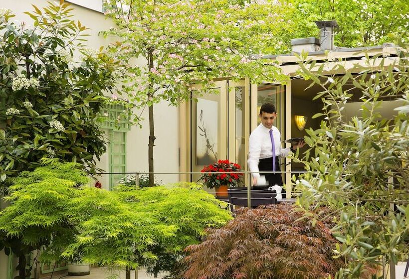 Superior Kamer, Mistral