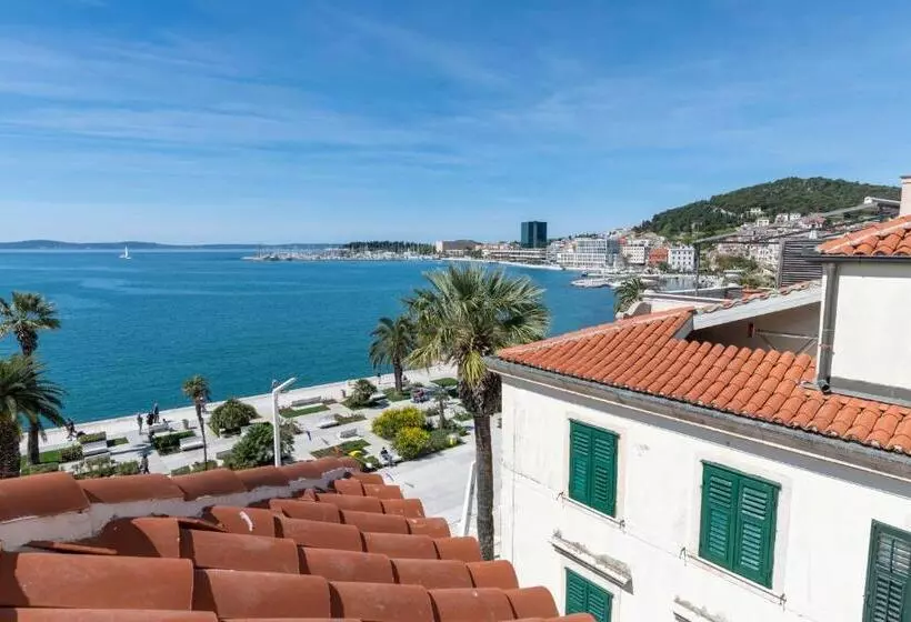 Deluxe Suite Sea View, Kastel 1700