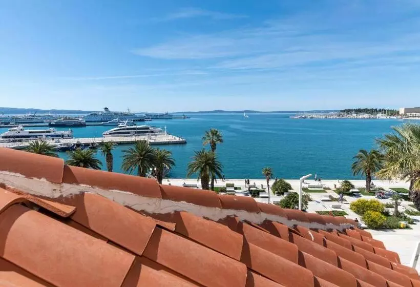 Deluxe Suite Sea View, Kastel 1700