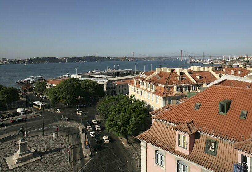 Quarto superior vista rio, Lx Boutique