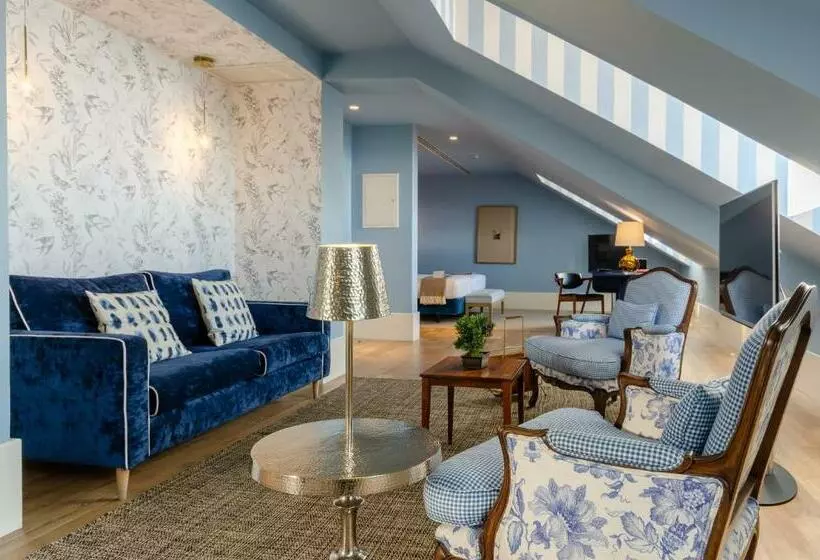 Suite, Lx Boutique