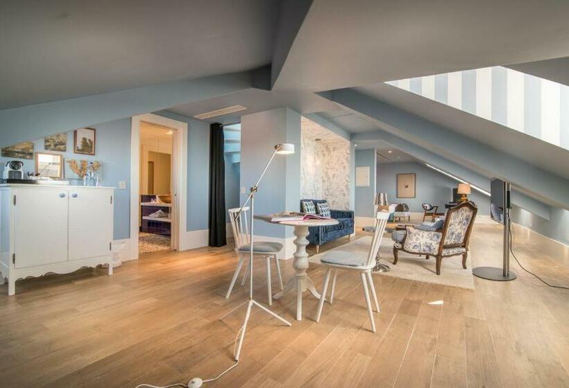 Suite, Lx Boutique