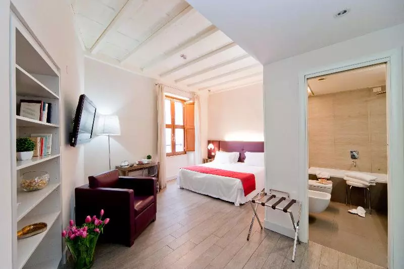 اتاق استاندارد, Navona Palace Luxury Inn