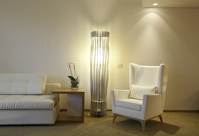 스위트, Onyria Marinha Boutique