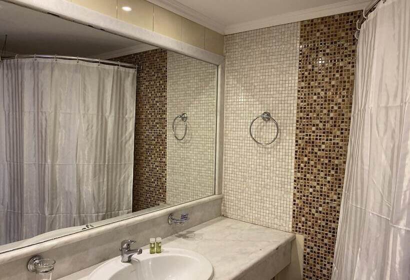 اتاق لوکس چهار تخته, Plaza Pallas