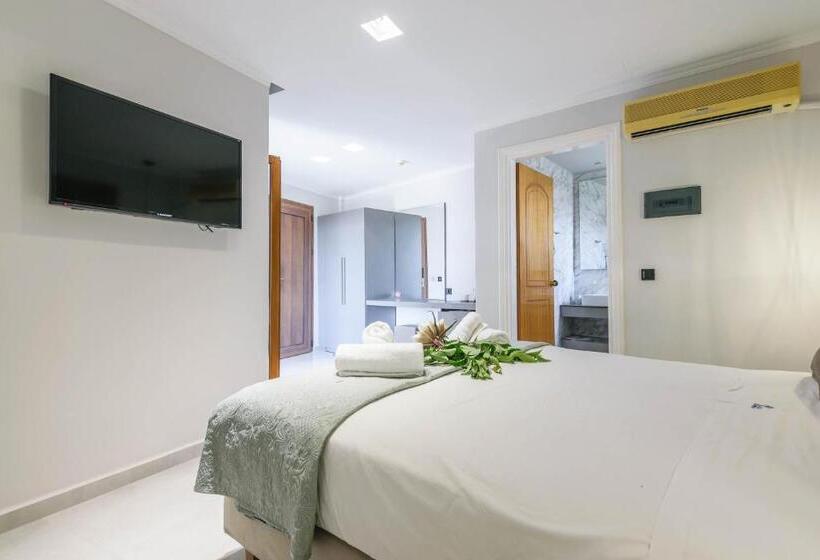 اتاق اکونومی, Plaza Pallas