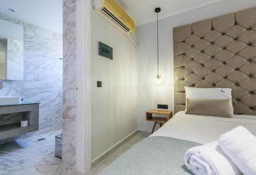 اتاق اکونومی, Plaza Pallas