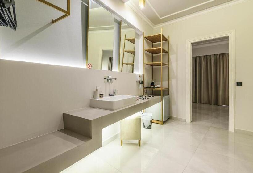 سوییت جونیور, Plaza Pallas