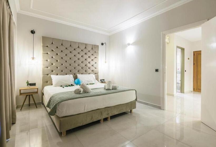 سوییت جونیور, Plaza Pallas