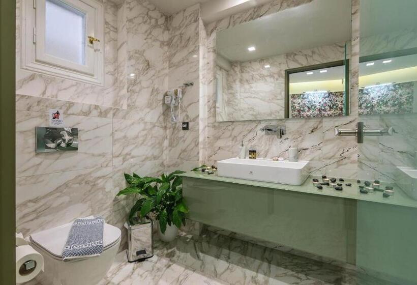 سوییت خانوادگی, Plaza Pallas