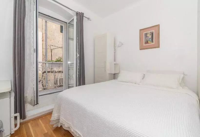 Quarto Estandar com Sacada, Rooms Gold