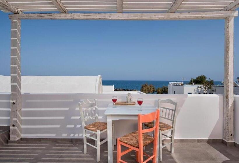 جناح جونيور مطلّ علي البحر, Nissia Beach Apartments & Suites