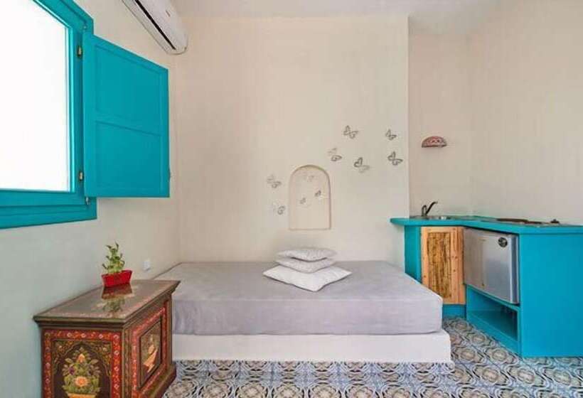 Escritório Estándar, Nissia Beach Apartments & Suites