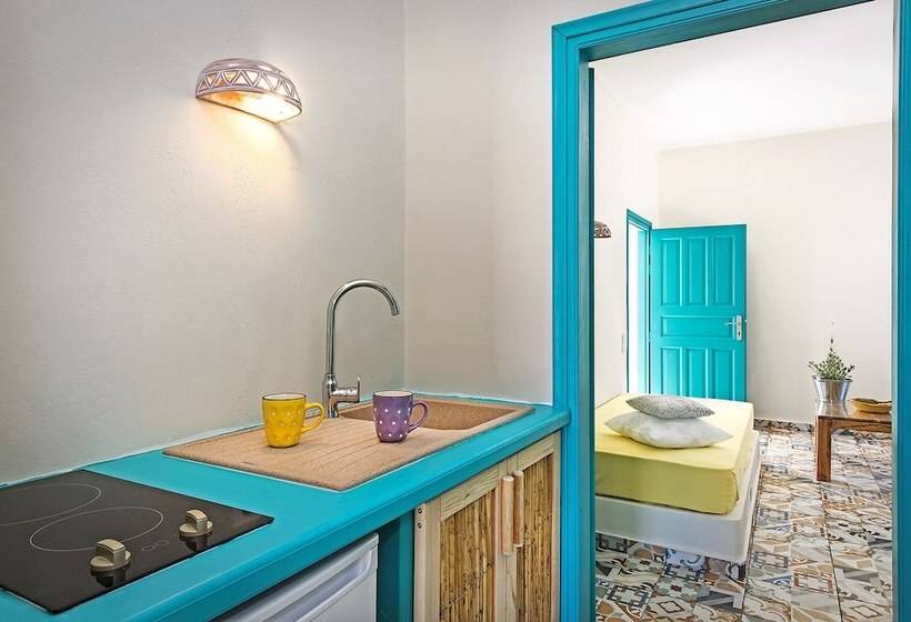 جناح مطلّ علي البحر, Nissia Beach Apartments & Suites