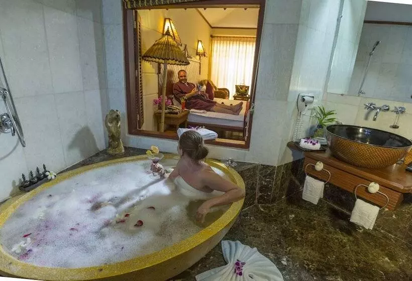 اتاق لوکس با چشمانداز دریا, Amazing Ngapali Resort